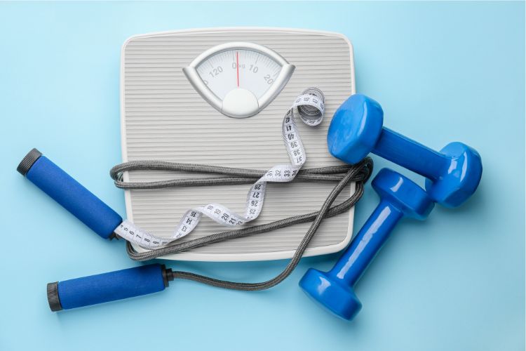 scales measure tape and weights usinnd when people are not losing weight